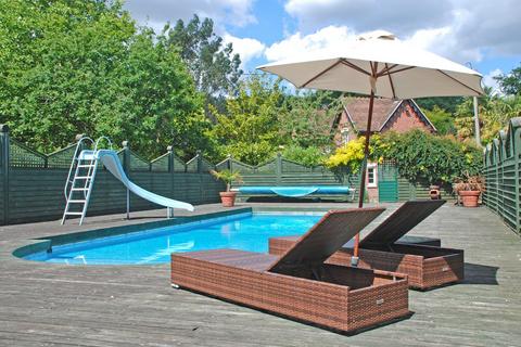 undefined, South Drive, Ossemsley, New Milton, BH25