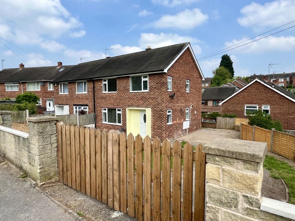 Cator Close, Gedling, Nottingham... 3 bed semidetached house to rent