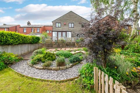 4 bedroom detached house for sale, Vivien House, Spencer Street, Skelmanthorpe, HD8