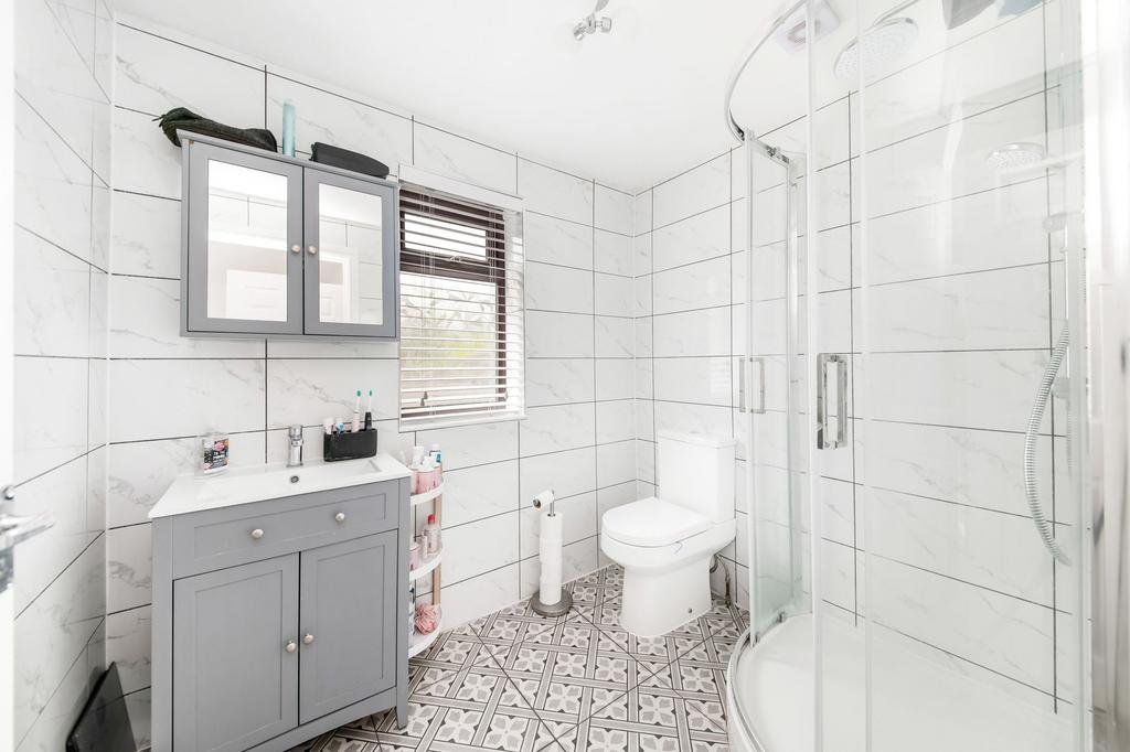 Bedroom en suite shower room