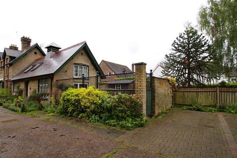 2 bedroom cottage for sale, Epsom Road,  Ewell Village, KT17