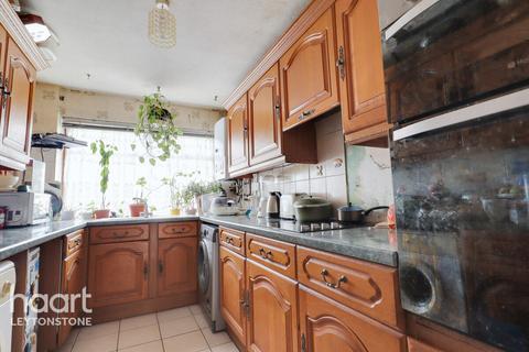3 bedroom terraced house for sale, Forest Road, Leytonstone