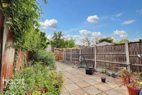 3 bedroom terraced house for sale, Forest Road, Leytonstone