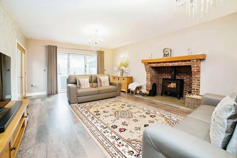 3 bedroom bungalow for sale, John Street, Sutton-in-Ashfield, Nottinghamshire, NG17