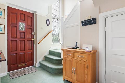 41 Overdale, Ashtead, KT21 1PT