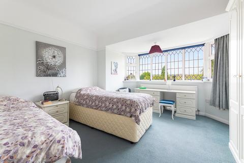 41 Overdale, Ashtead, KT21 1PT
