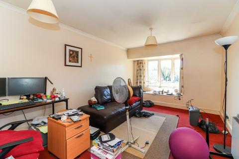 2 bedroom flat for sale, Lakeview, Railway Terrace, Kings Langley, WD4