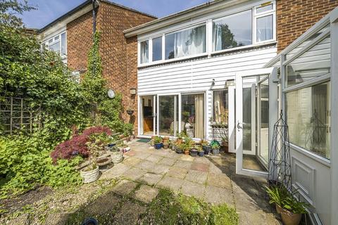 12 Mapleton Close, Bromley, BR2 9DU