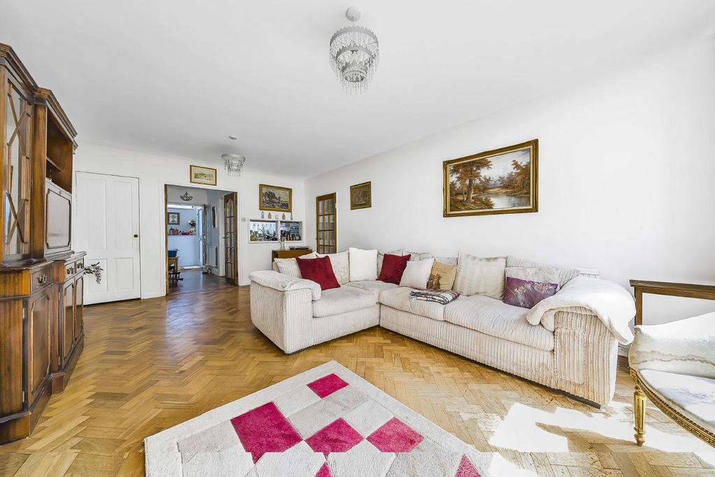 Mapleton Close, Bromley 2 bed £425,000
