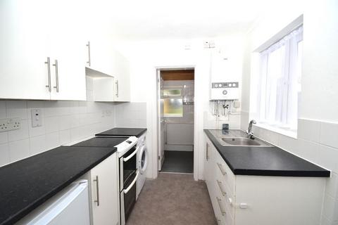 3 bedroom terraced house to rent, Douglas Road, Hornchurch