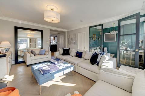 4 bedroom flat for sale, West Halkin Street, Belgravia, London, SW1X