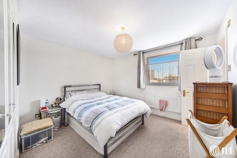 1 bedroom flat to rent, Victoria Wharf, London E14