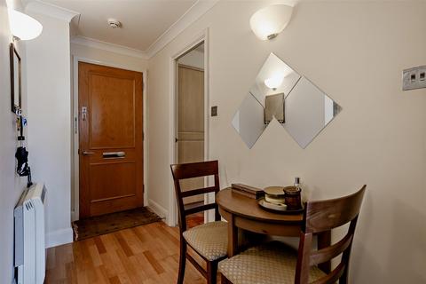 2 bedroom apartment for sale, Forum Magnum Square, London SE1