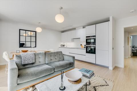 2 bedroom flat for sale, Althorp Road, London, SW17