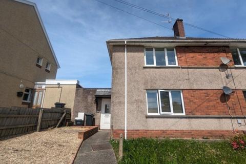 2 bedroom flat to rent, Heol Illtyd, Neath, SA10 7SG