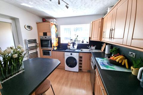 3 bedroom semi-detached house for sale, Friars Way, Luton LU1