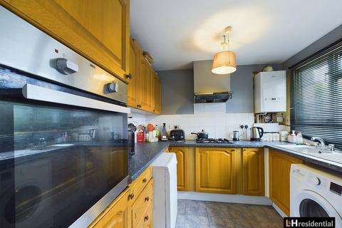 3 bedroom end of terrace house for sale, Grove Road, Borehamwood WD6
