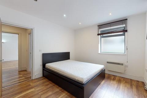 2 bedroom ground floor flat to rent, Station Road New Barnet