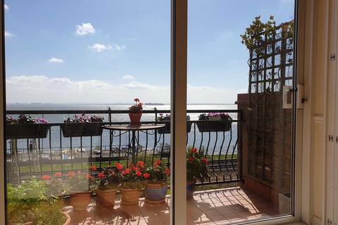 2 bedroom apartment for sale, 76 Undercliff Gardens, Leigh on Sea SS9