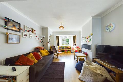 3 bedroom semi-detached house to rent, Wellington Crescent, Baughurst, Tadley, Hampshire, RG26