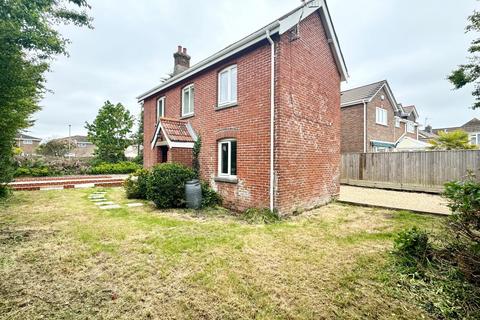2 bedroom detached house to rent, Bure Homage Lane, Christchurch BH23