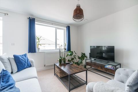 2 bedroom flat for sale, Westbury Gardens, Basingstoke, RG22