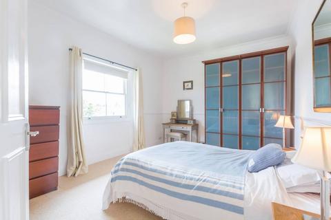 3 bedroom flat for sale, Shooters Hill, Blackheath, London, SE3