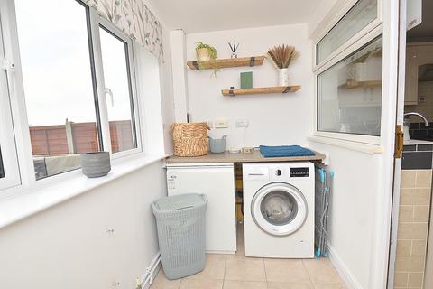 15 Manor Close, Templecombe, BA8 0LA