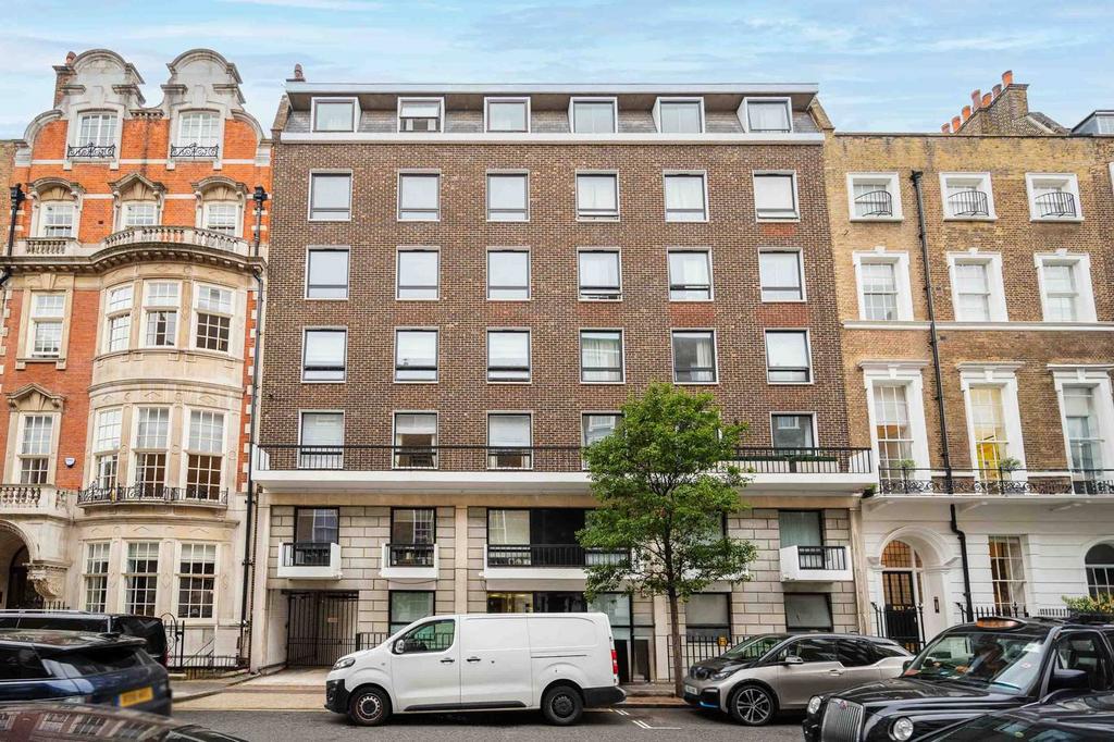 Harley Street, Marylebone, London, W1G 3 bed flat to rent £5,850 pcm