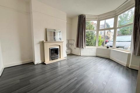 3 bedroom semi-detached house to rent, Uppingham Road, Leicester