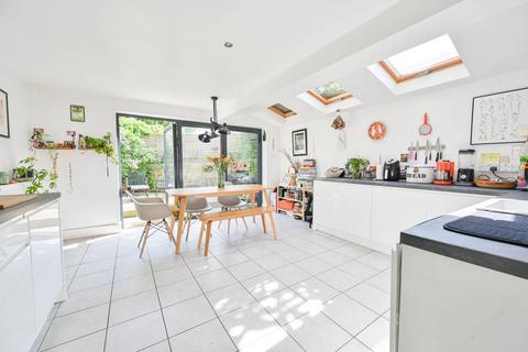 3 bedroom semi-detached house for sale, Anstey Road, Peckham Rye, London, SE15