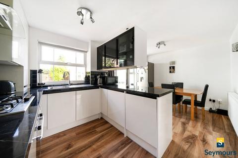 31 Cater Gardens, Guildford, GU3 3BY