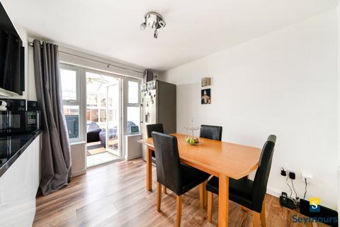 31 Cater Gardens, Guildford, GU3 3BY