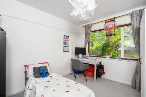 76 Cavendish Avenue, London, W13 0JN