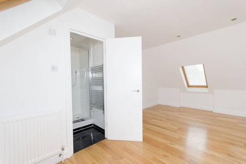 3 bedroom flat to rent, All Souls Avenue, Kensal Green, London, NW10