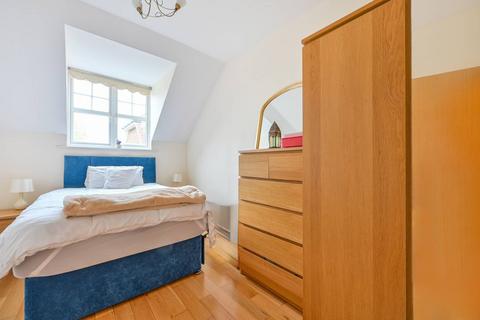 2 bedroom flat for sale, Heathside Road, Woking, GU22