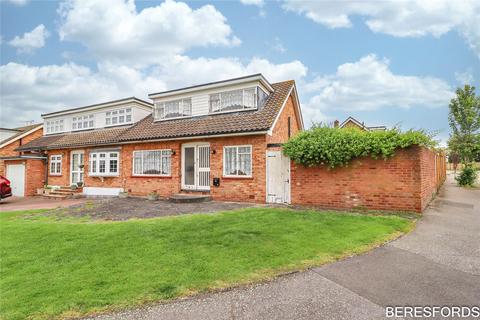 3 bedroom semi-detached house for sale, The Meads, Upminster, RM14
