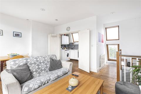 3 bedroom flat for sale, Munster Road, Fulham, SW6