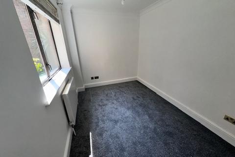 3 bedroom apartment to rent, Saunder Ness Road, London E14