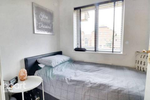8 Willenhall Drive, Hayes, UB3 2UT