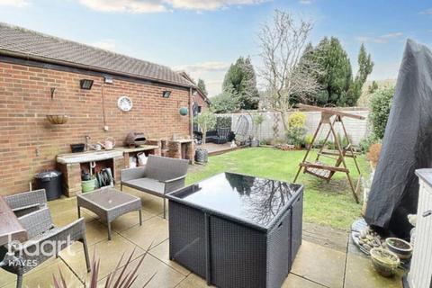 8 Willenhall Drive, Hayes, UB3 2UT