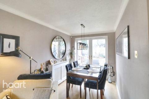 8 Willenhall Drive, Hayes, UB3 2UT