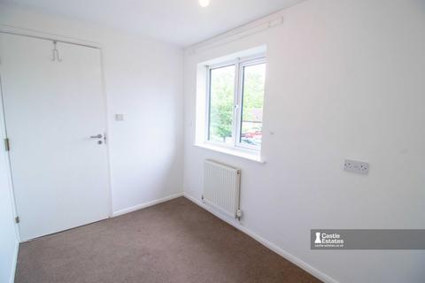 2 bedroom flat to rent, Kingfishers Court, West Bridgford, Nottingham, Nottinghamshire, NG2