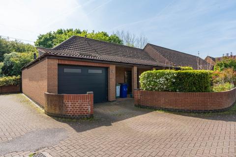 4 bedroom semi-detached bungalow for sale, Brook View, Oxford, OX4