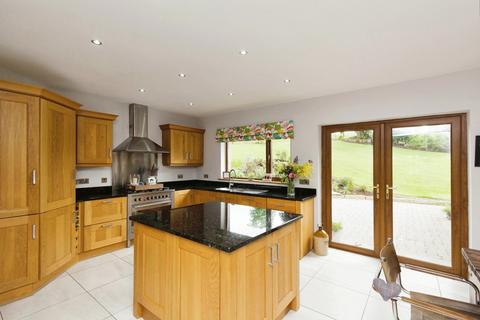 5 bedroom detached house for sale, Belfast Road, Ballynahinch BT24