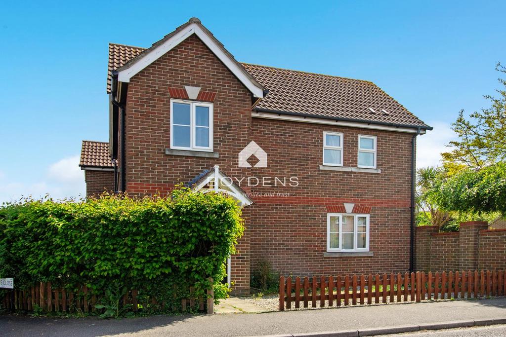 Titus Way, Colchester CO4 3 bed terraced house to rent £1,250 pcm (£