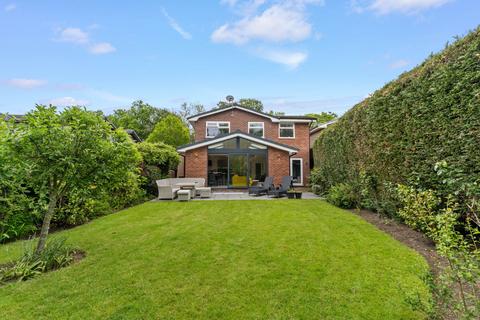 4 bedroom detached house for sale, Woodlands Drive, Thelwall, WA4