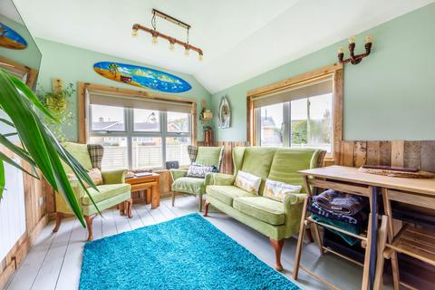 2 bedroom chalet for sale, Bush Estate, Eccles-On-Sea
