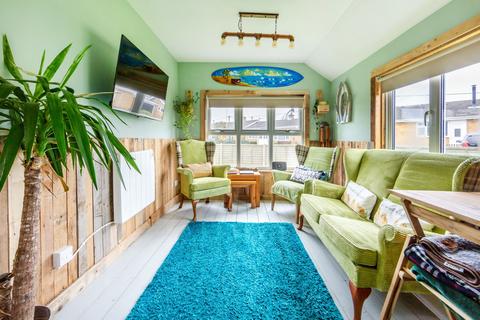 2 bedroom chalet for sale, Bush Estate, Eccles-On-Sea