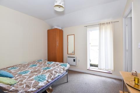 3 bedroom flat to rent, Crunden Road South Croydon CR2
